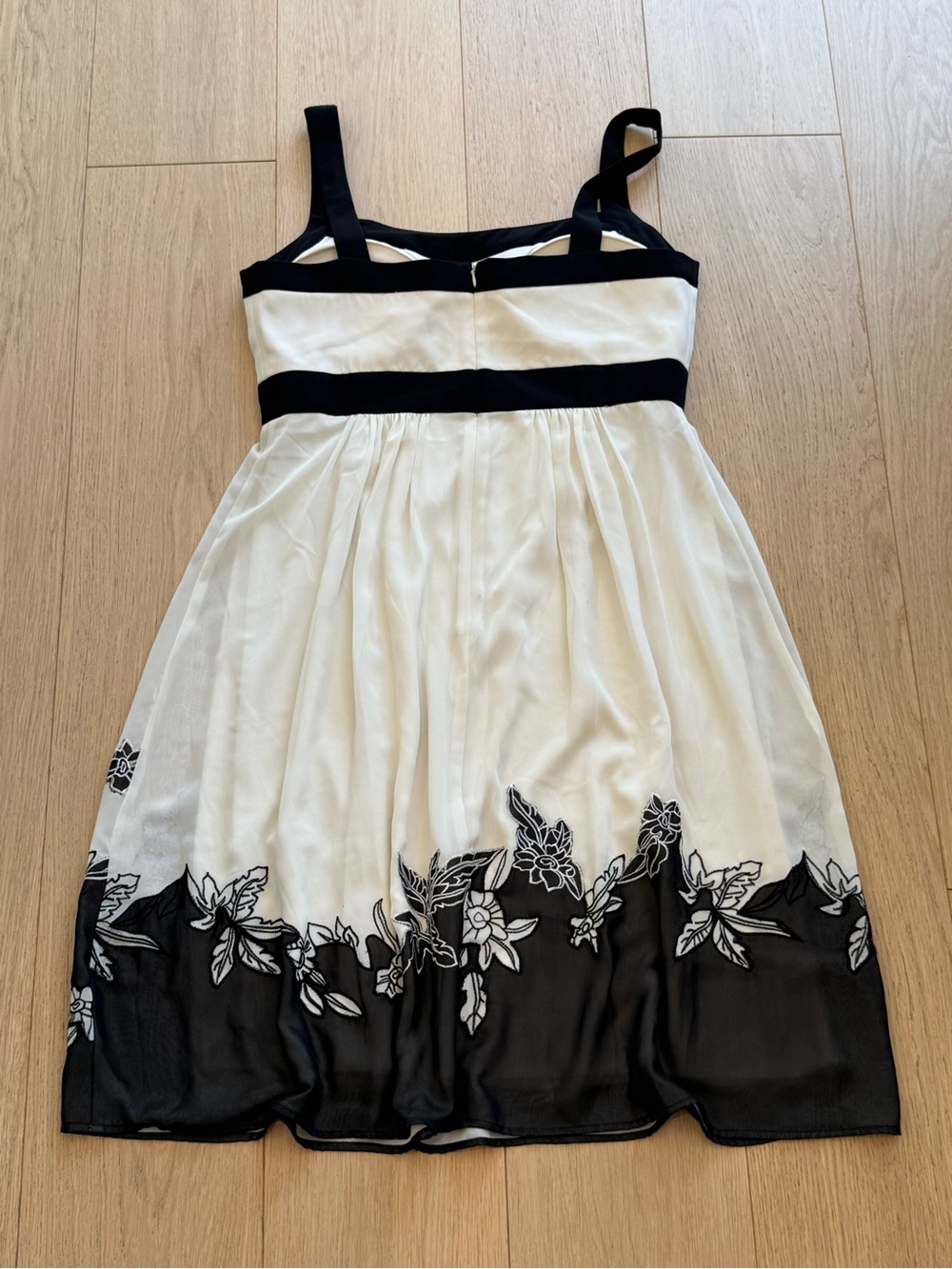 BNWOT Black & White Floral Cocktail Dress 🤍🖤 Elegant Timeless Vintage Rare - Picture 3 of 4
